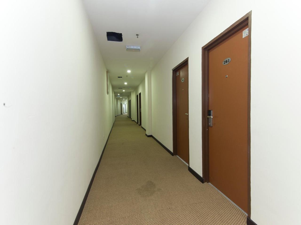 Central Hotel 伯豪 外观 照片